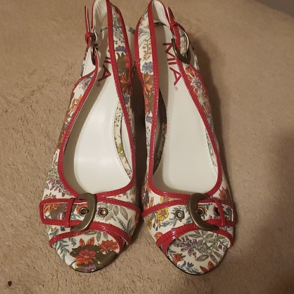 MIA Slingback Heels. Size 8
